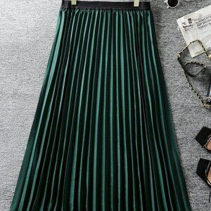 Frenchy Plus Solid Pleated Hem Skirt